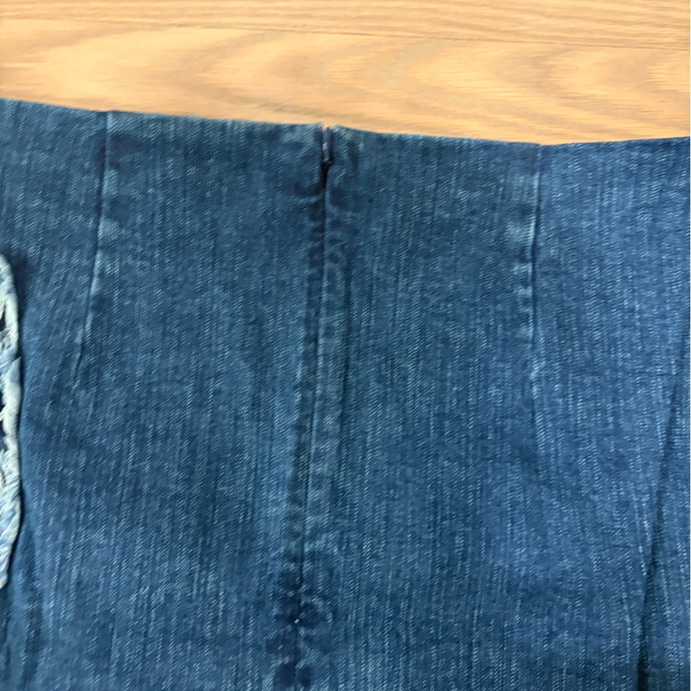 ❌SOLD OUT ❌Maeve Denim Mini Skirt with White Floral Appliqué size medium - Picture 5 of 9